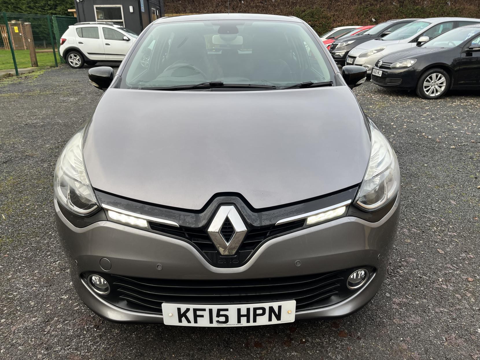 Renault Clio 0.9 TCe Dynamique S MediaNav Hatchback 5dr Petrol Manual Euro 5 (s/s) (90 ps)