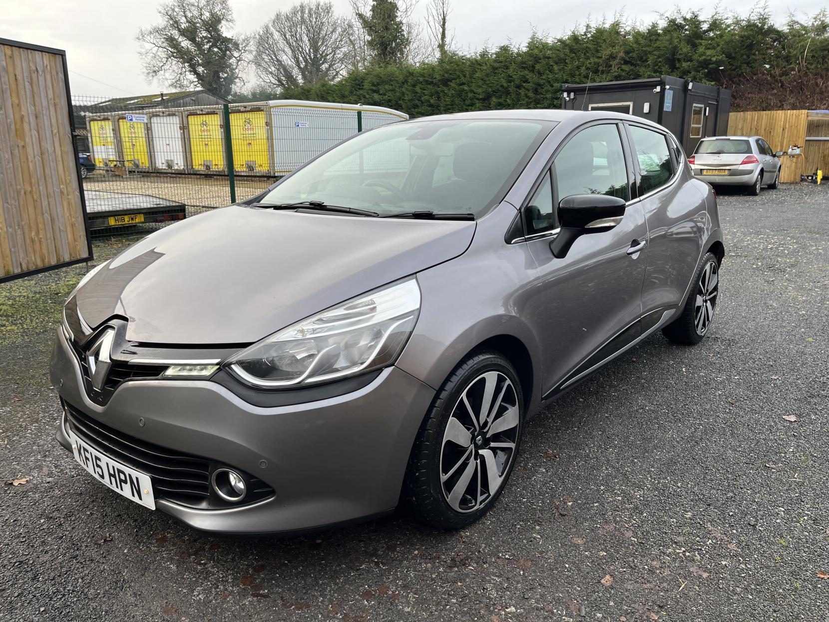 Renault Clio 0.9 TCe Dynamique S MediaNav Hatchback 5dr Petrol Manual Euro 5 (s/s) (90 ps)