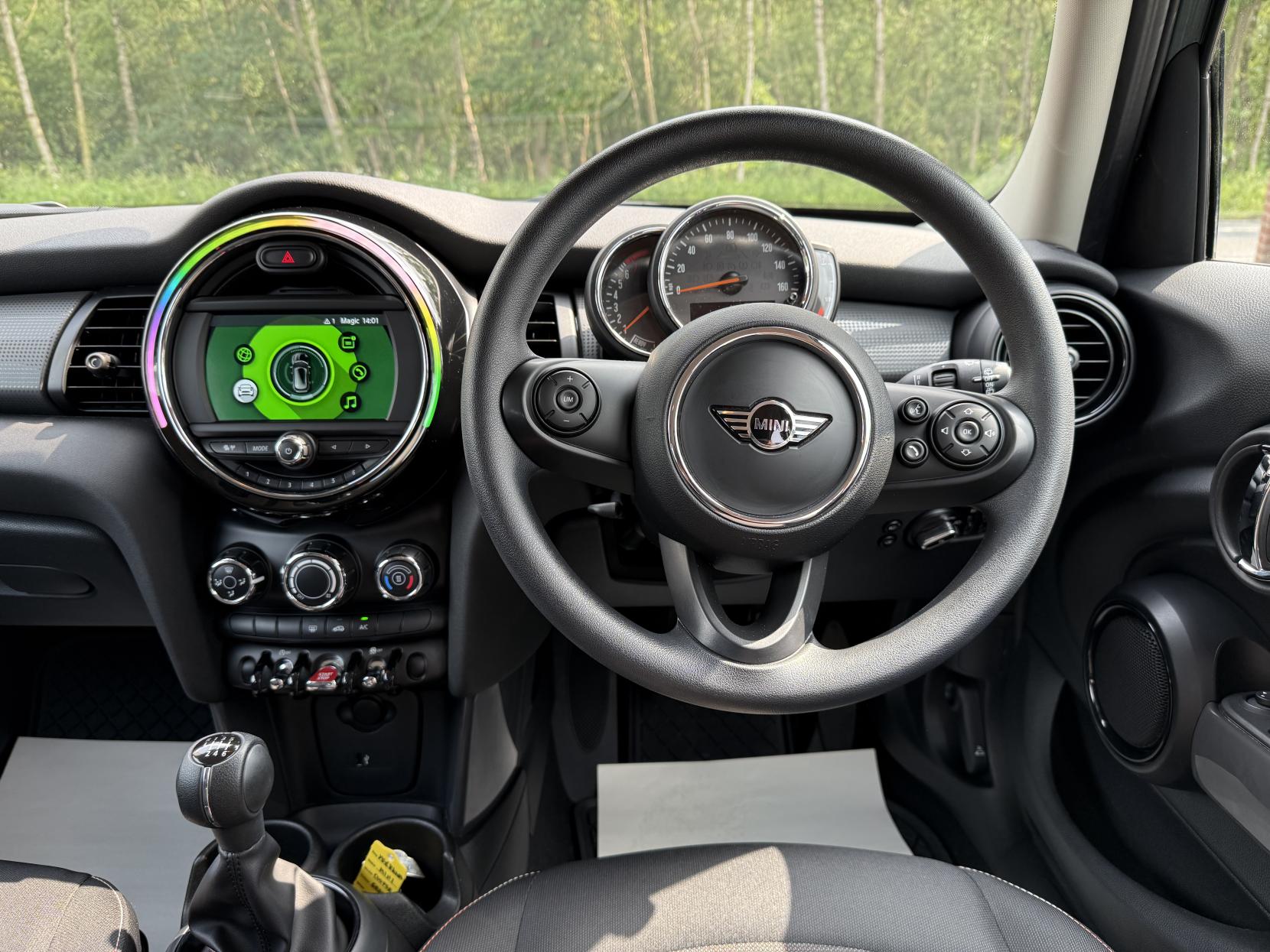 MINI Hatch 1.5 Cooper Hatchback 5dr Petrol Manual Euro 6 (s/s) (136 ps)