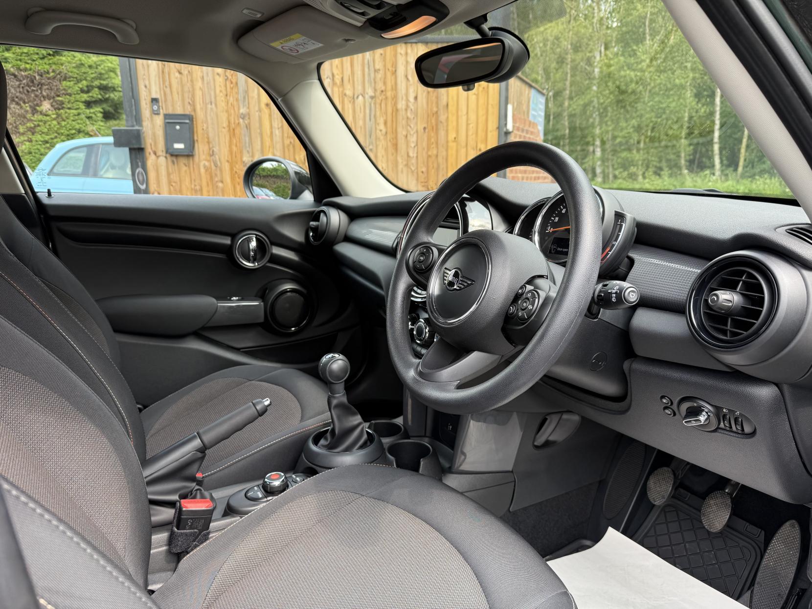 MINI Hatch 1.5 Cooper Hatchback 5dr Petrol Manual Euro 6 (s/s) (136 ps)