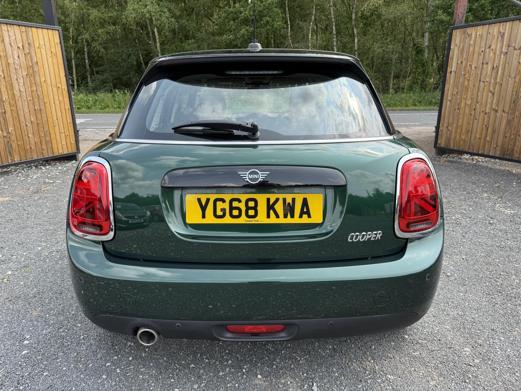 MINI Hatch 1.5 Cooper Hatchback 5dr Petrol Manual Euro 6 (s/s) (136 ps)