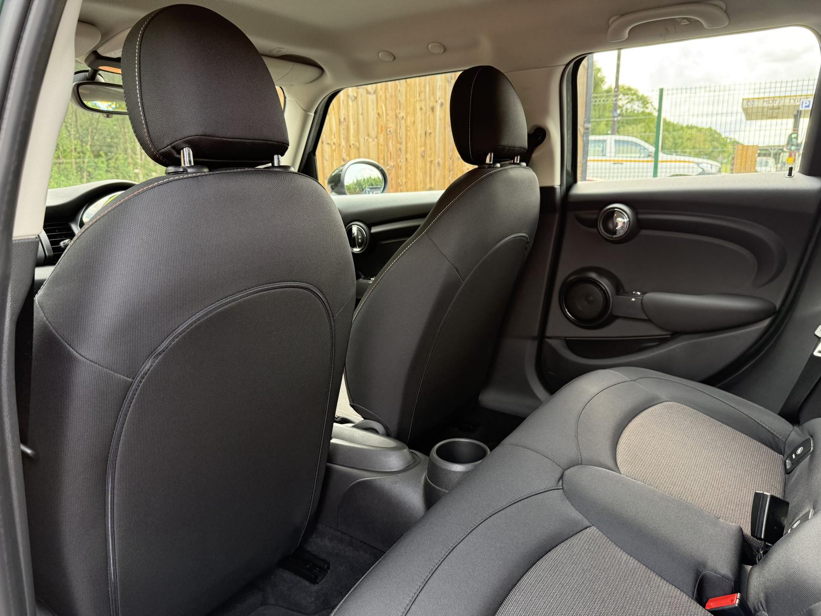 MINI Hatch 1.5 Cooper Hatchback 5dr Petrol Manual Euro 6 (s/s) (136 ps)