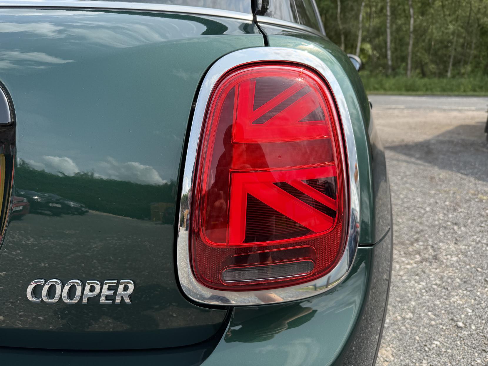 MINI Hatch 1.5 Cooper Hatchback 5dr Petrol Manual Euro 6 (s/s) (136 ps)