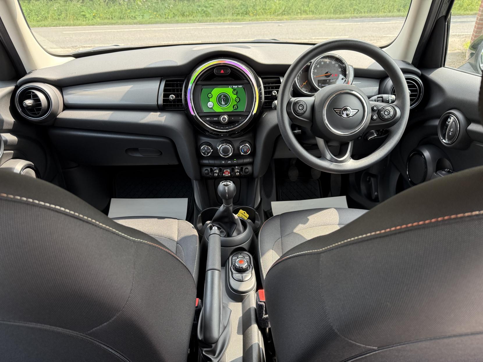 MINI Hatch 1.5 Cooper Hatchback 5dr Petrol Manual Euro 6 (s/s) (136 ps)