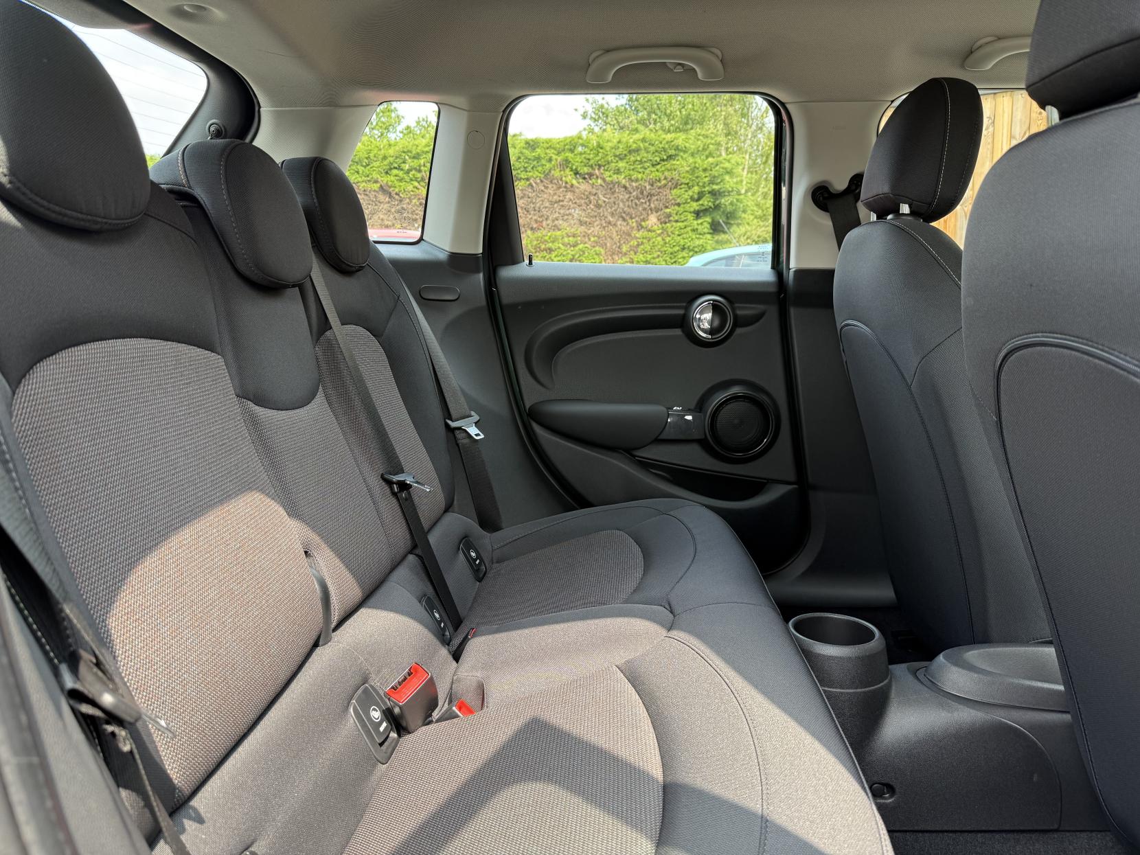 MINI Hatch 1.5 Cooper Hatchback 5dr Petrol Manual Euro 6 (s/s) (136 ps)