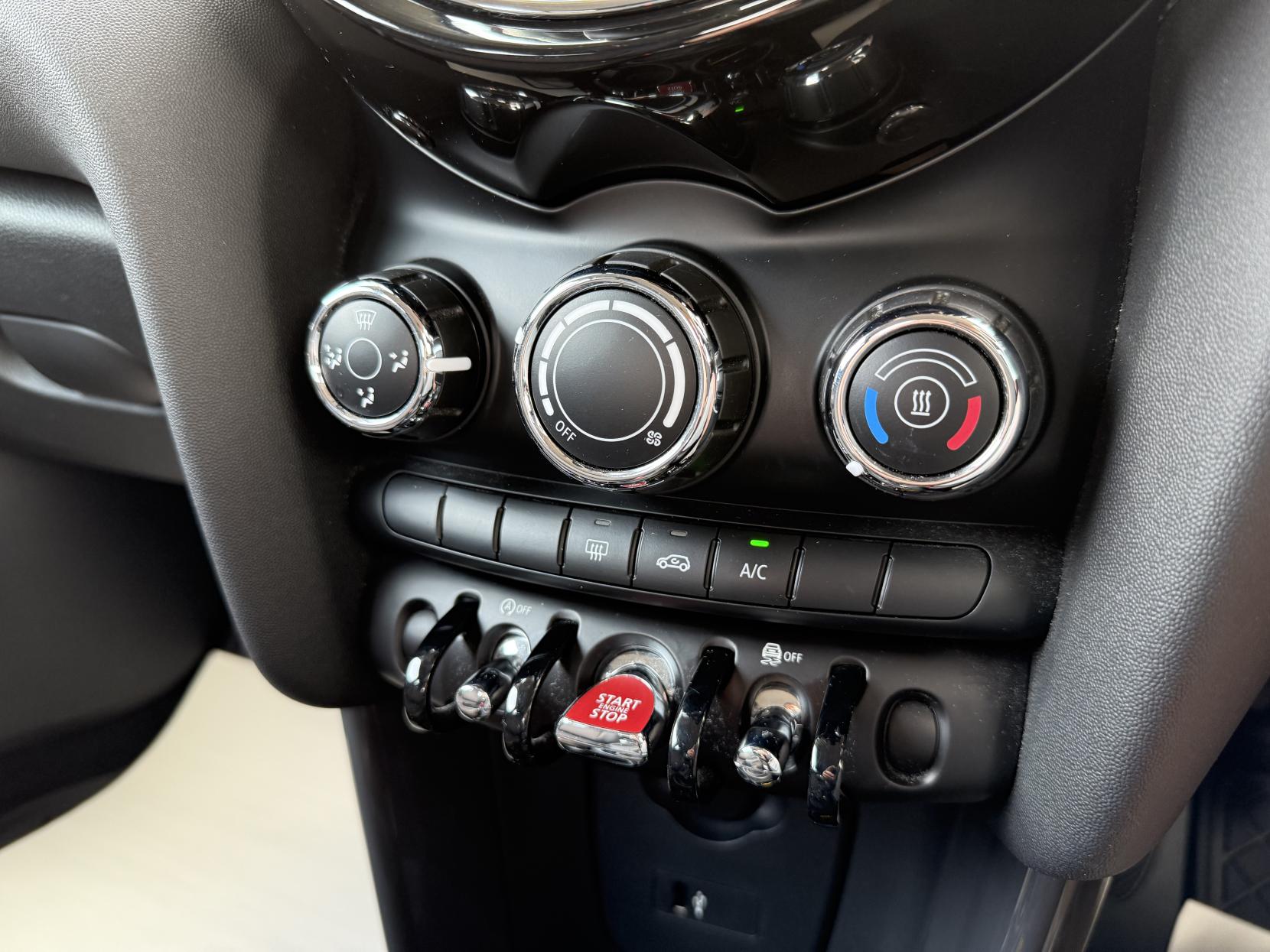 MINI Hatch 1.5 Cooper Hatchback 5dr Petrol Manual Euro 6 (s/s) (136 ps)