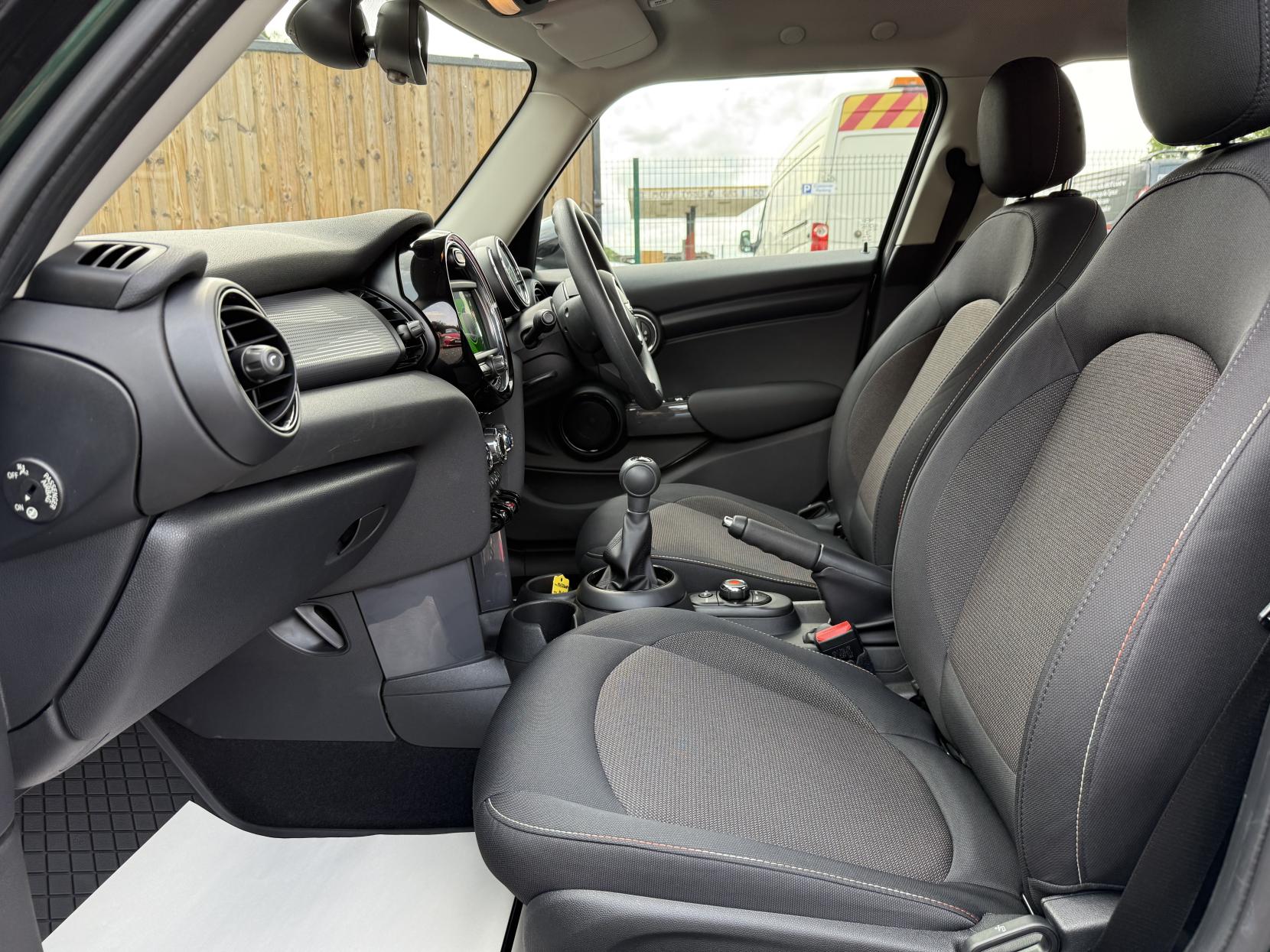 MINI Hatch 1.5 Cooper Hatchback 5dr Petrol Manual Euro 6 (s/s) (136 ps)