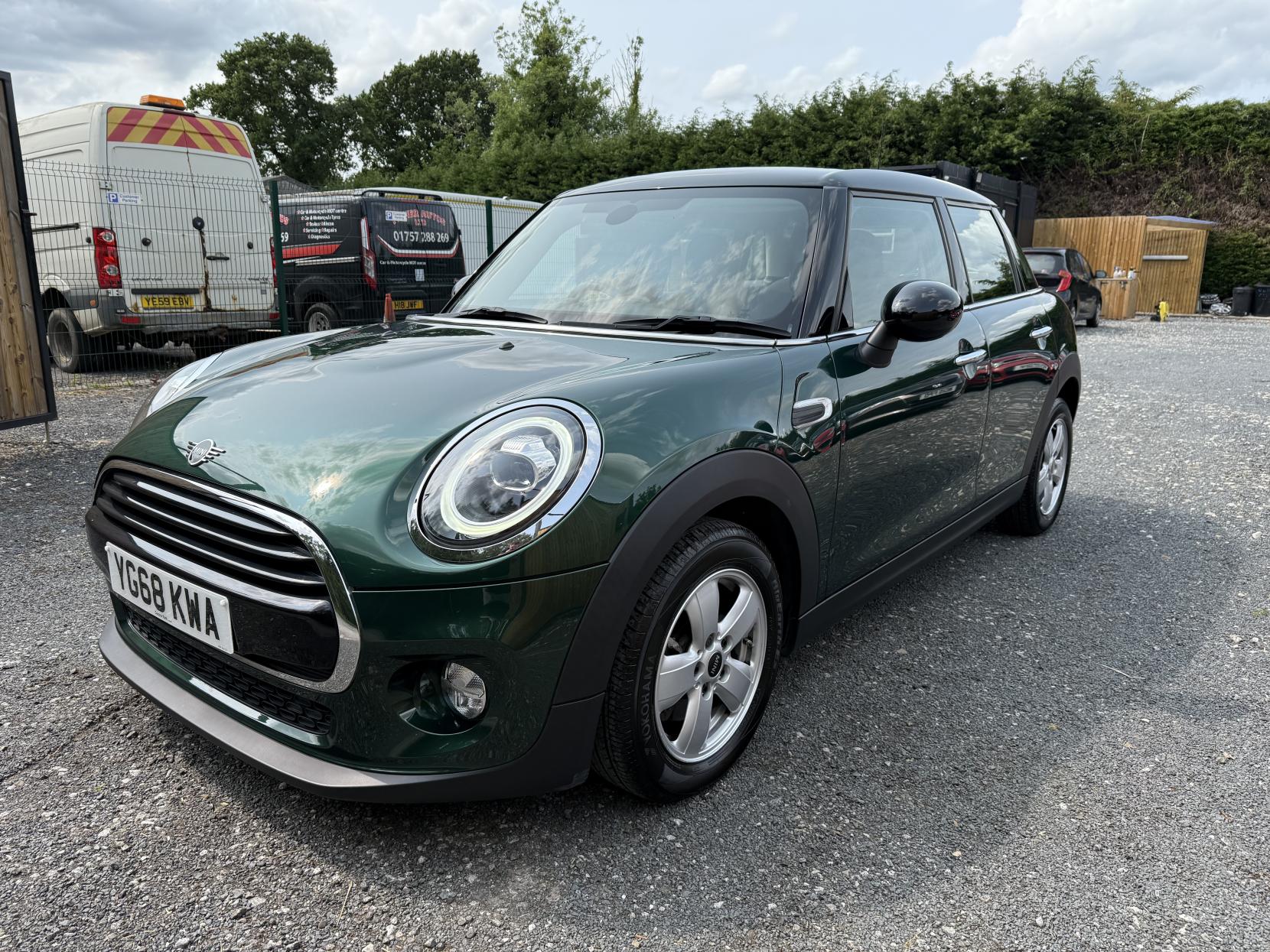 MINI Hatch 1.5 Cooper Hatchback 5dr Petrol Manual Euro 6 (s/s) (136 ps)