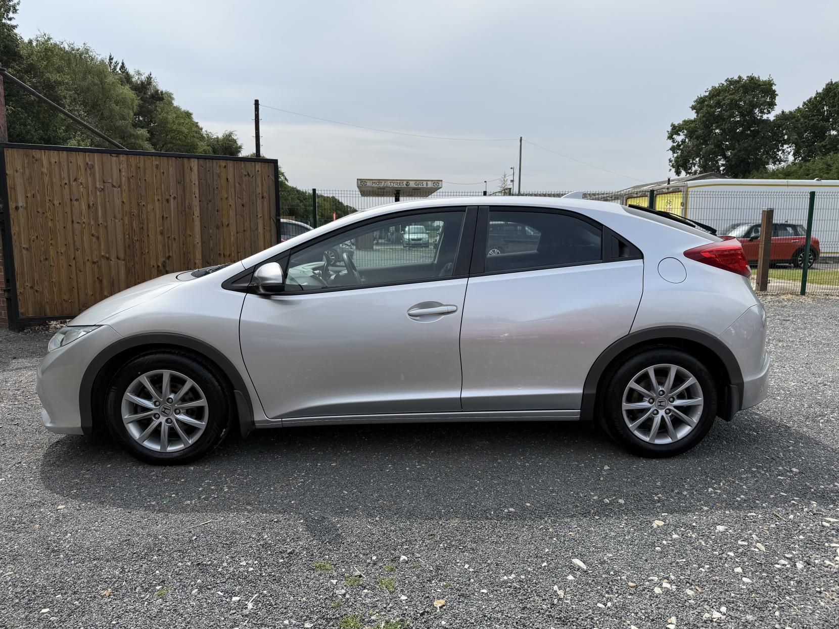 Honda Civic 1.4 i-VTEC SE Hatchback 5dr Petrol Manual Euro 5 (s/s) (100 ps)