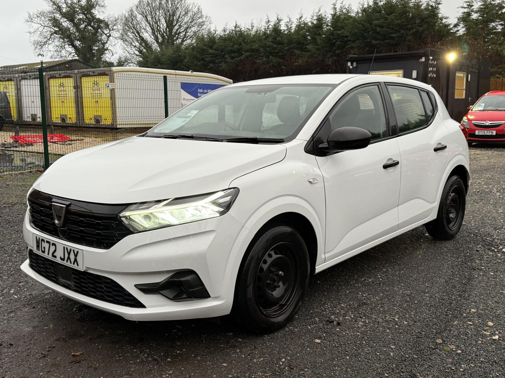 Dacia Sandero 1.0 Essential Hatchback (2022 - )
