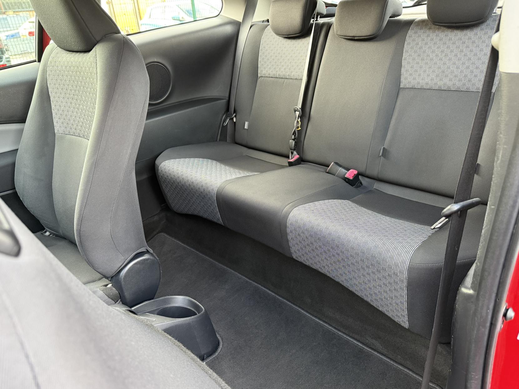 Toyota Yaris 1.0 VVT-i Icon Hatchback 3dr Petrol Manual Euro 6 (69 ps)