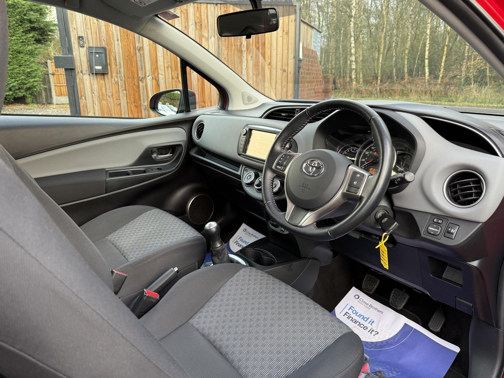 Toyota Yaris 1.0 VVT-i Icon Hatchback 3dr Petrol Manual Euro 6 (69 ps)