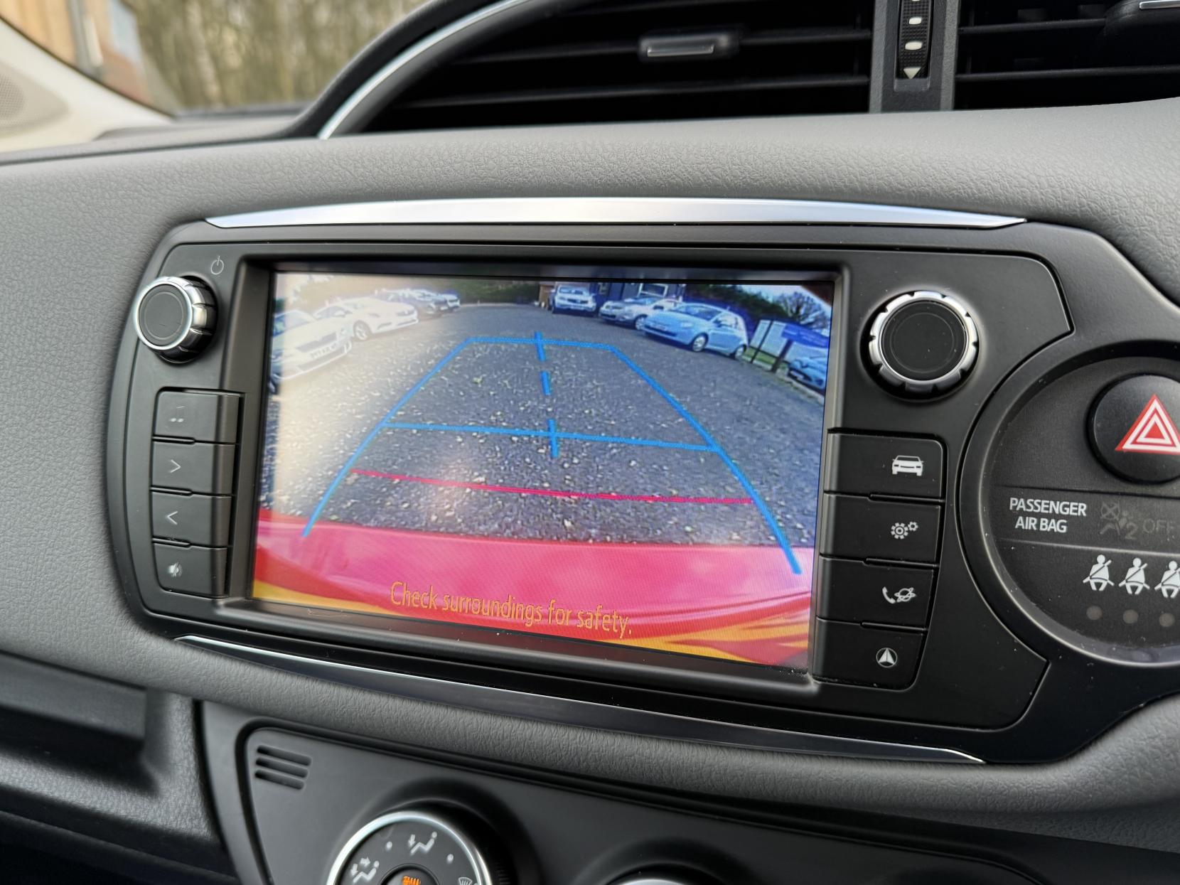 Toyota Yaris 1.0 VVT-i Icon Hatchback 3dr Petrol Manual Euro 6 (69 ps)