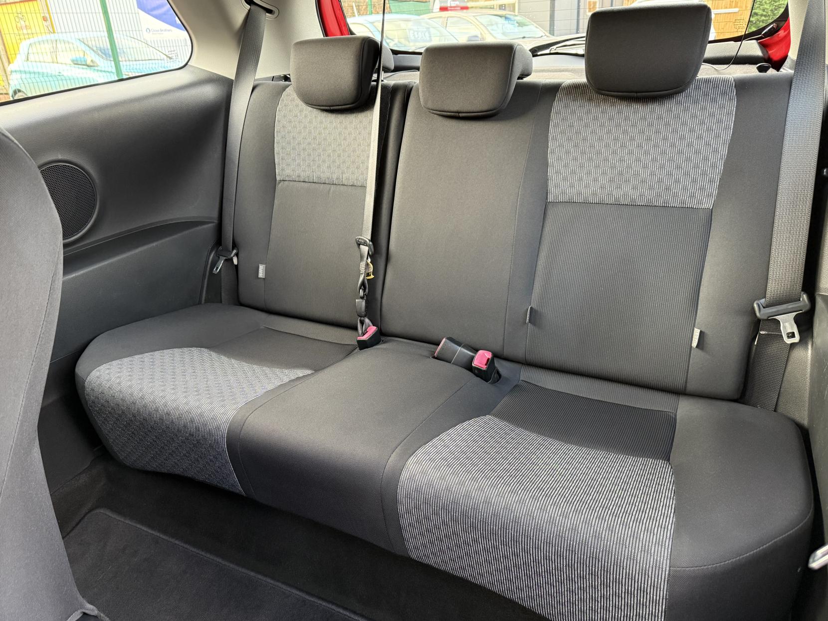 Toyota Yaris 1.0 VVT-i Icon Hatchback 3dr Petrol Manual Euro 6 (69 ps)