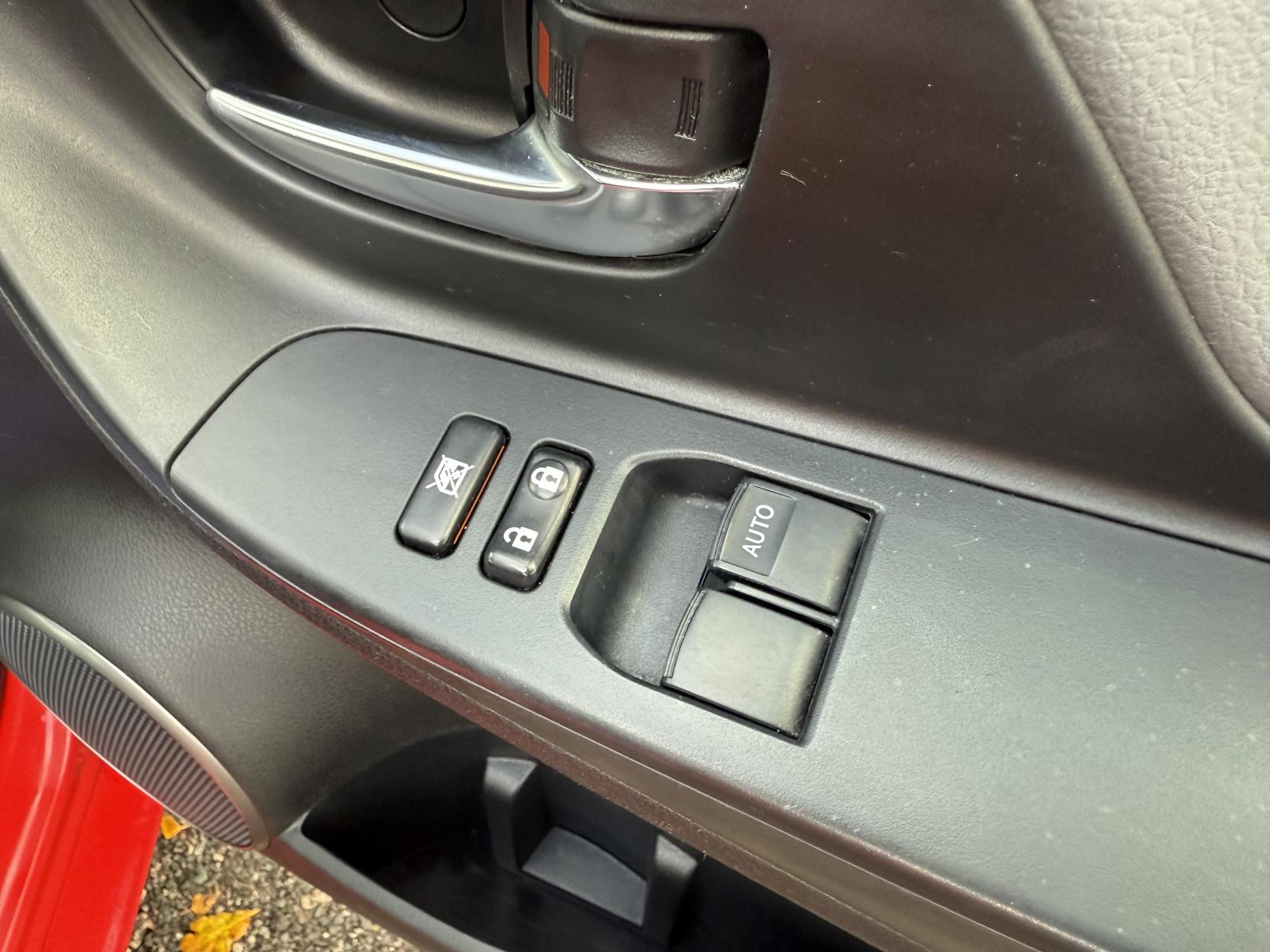 Toyota Yaris 1.0 VVT-i Icon Hatchback 3dr Petrol Manual Euro 6 (69 ps)