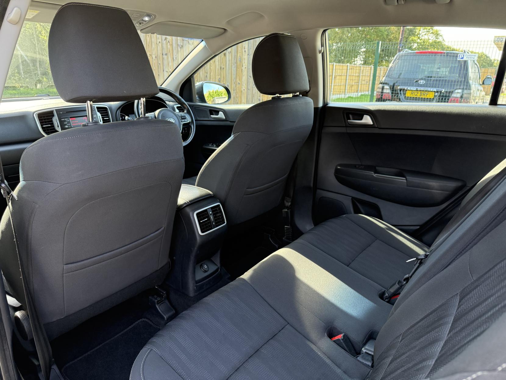 Kia Sportage 1.7 CRDi 1 SUV 5dr Diesel Manual Euro 6 (s/s) (114 bhp)