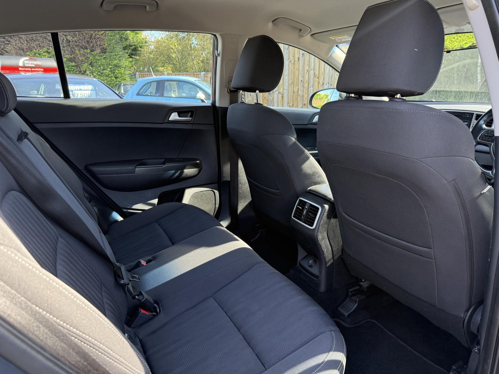 Kia Sportage 1.7 CRDi 1 SUV 5dr Diesel Manual Euro 6 (s/s) (114 bhp)