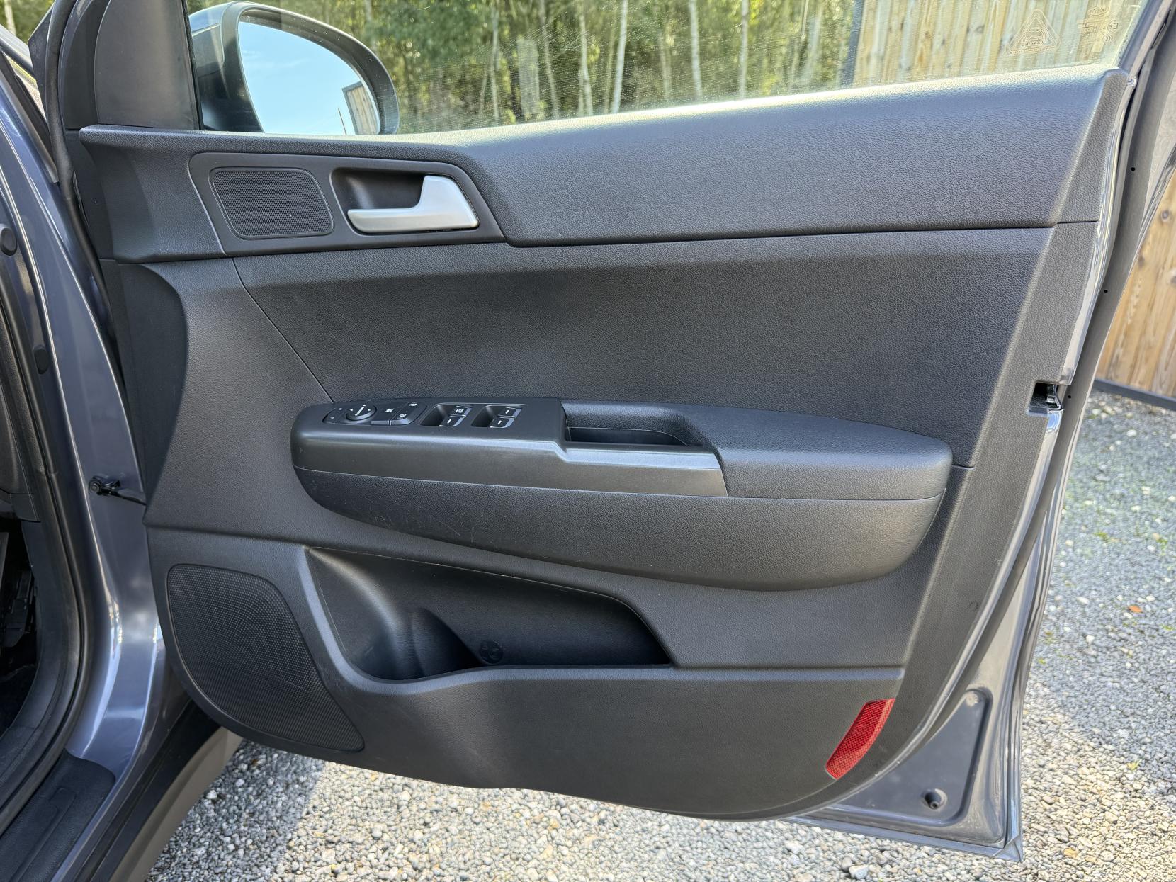 Kia Sportage 1.7 CRDi 1 SUV 5dr Diesel Manual Euro 6 (s/s) (114 bhp)