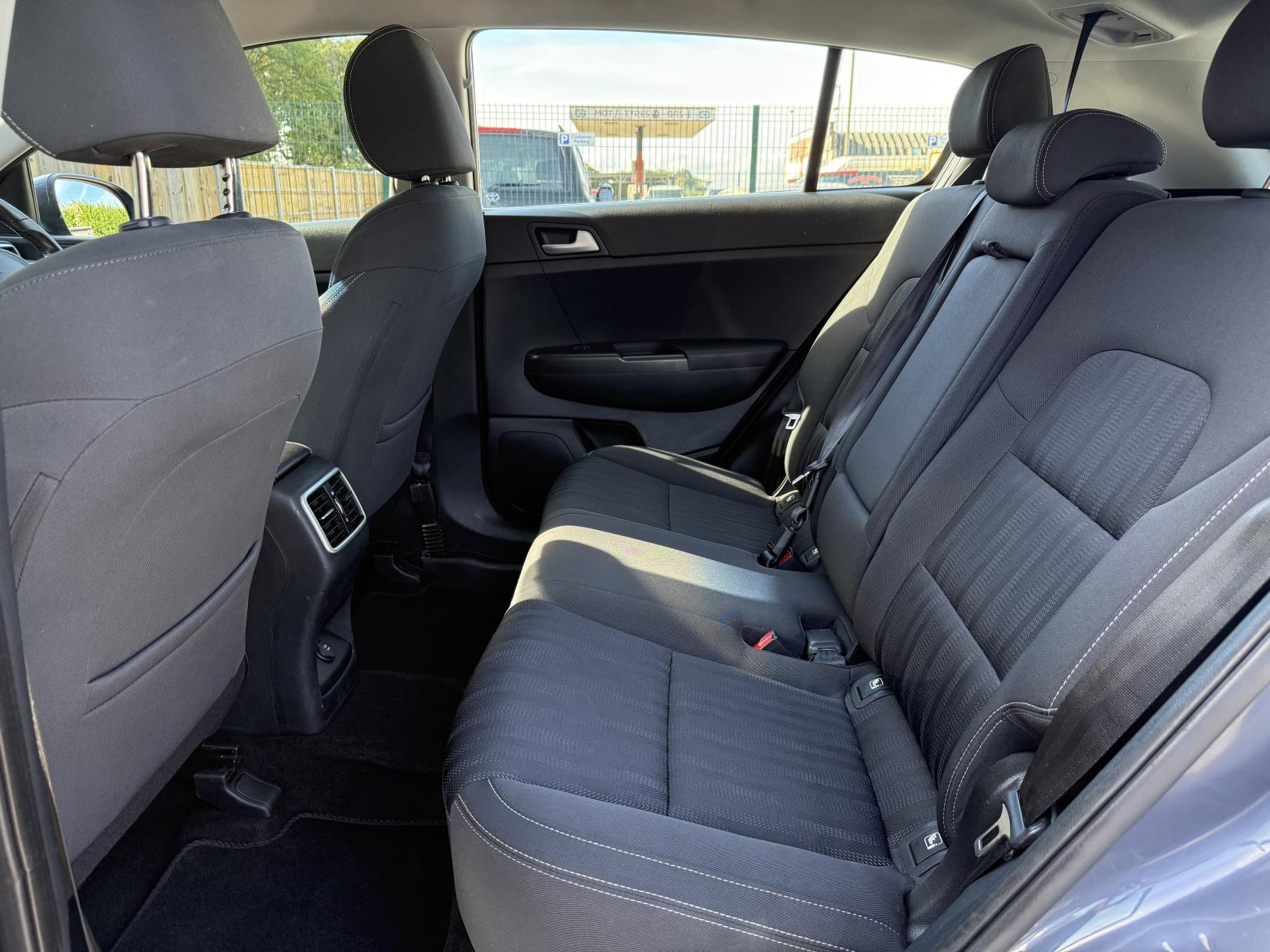 Kia Sportage 1.7 CRDi 1 SUV 5dr Diesel Manual Euro 6 (s/s) (114 bhp)