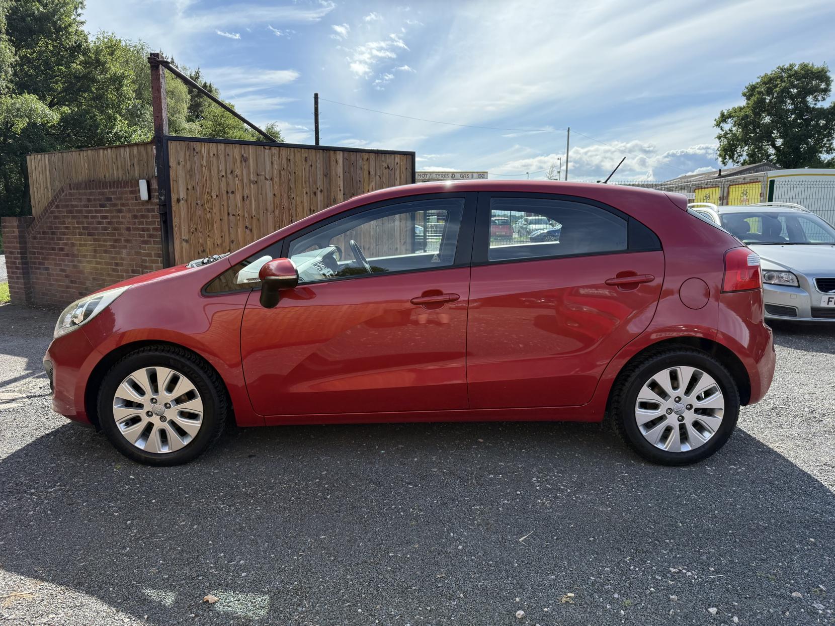 Kia Rio 1.25 2 Hatchback 5dr Petrol Manual Euro 5 (84 bhp)