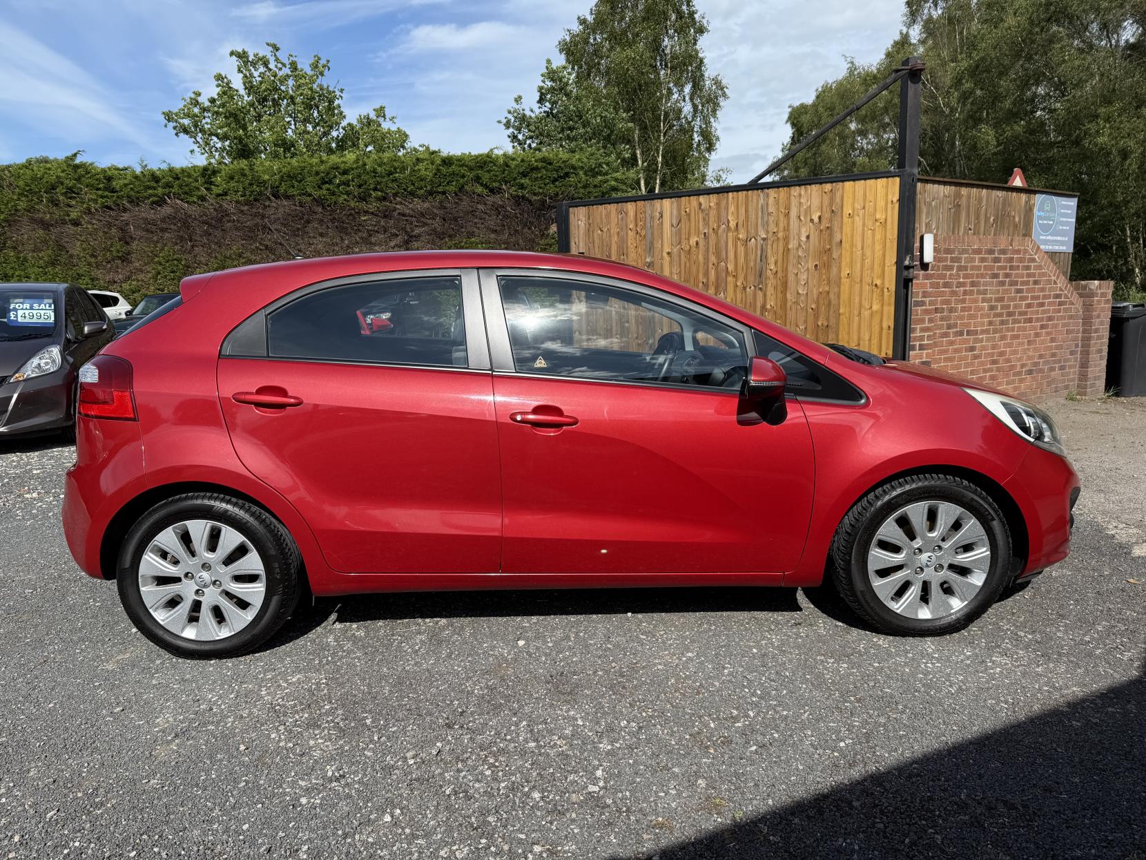 Kia Rio 1.25 2 Hatchback 5dr Petrol Manual Euro 5 (84 bhp)
