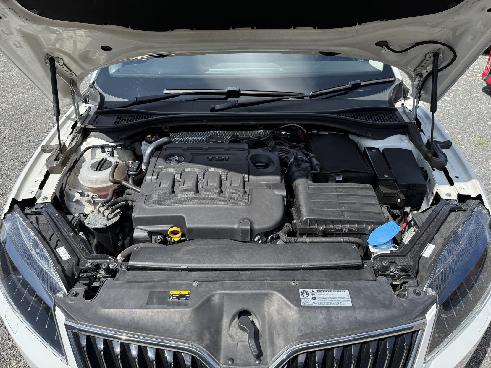 Skoda Superb 2.0 TDI SE L Executive Estate 5dr Diesel Manual Euro 6 (s/s) (150 ps)