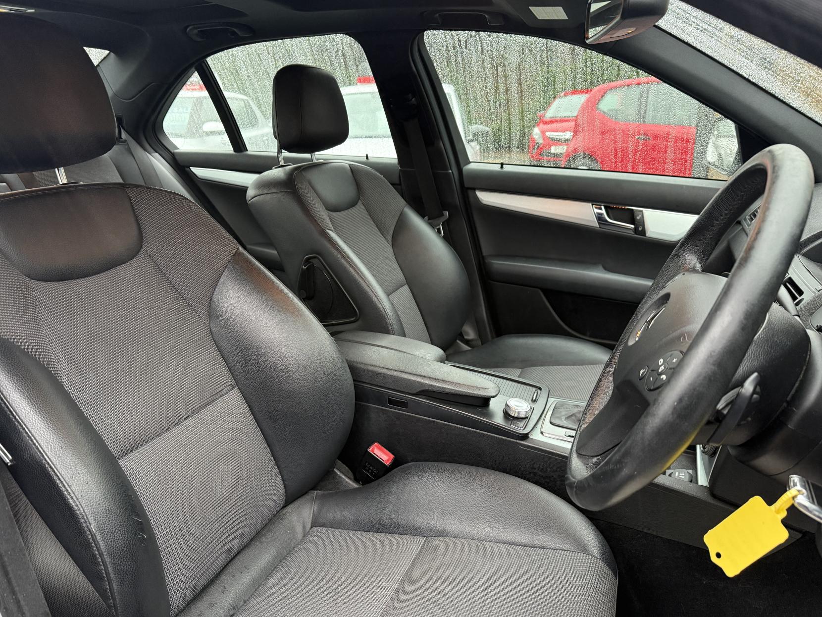 Mercedes-Benz C Class 1.8 C180K Sport Saloon 4dr Petrol Auto Euro 4 (156 ps)