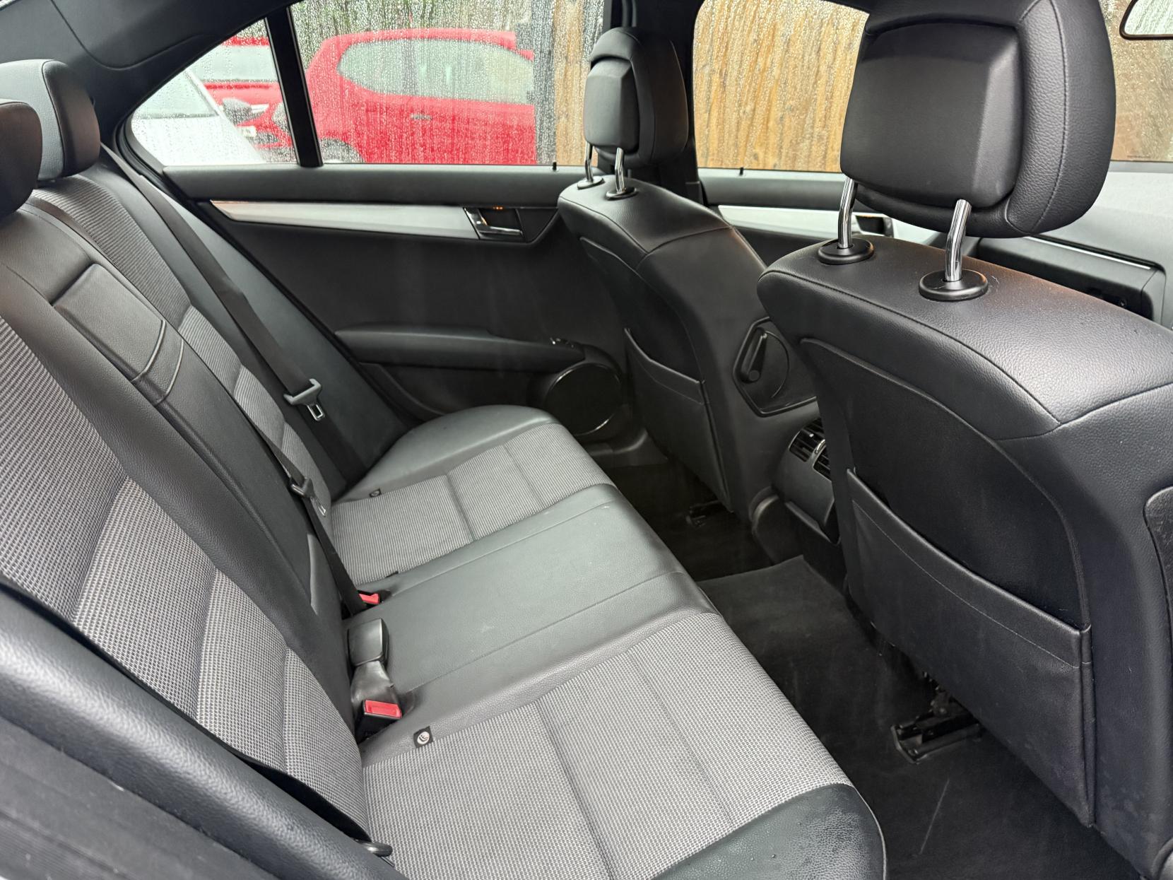 Mercedes-Benz C Class 1.8 C180K Sport Saloon 4dr Petrol Auto Euro 4 (156 ps)