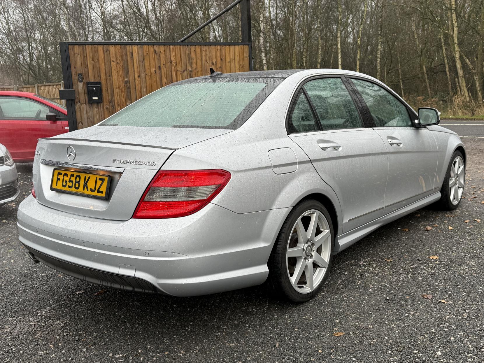 Mercedes-Benz C Class 1.8 C180K Sport Saloon 4dr Petrol Auto Euro 4 (156 ps)