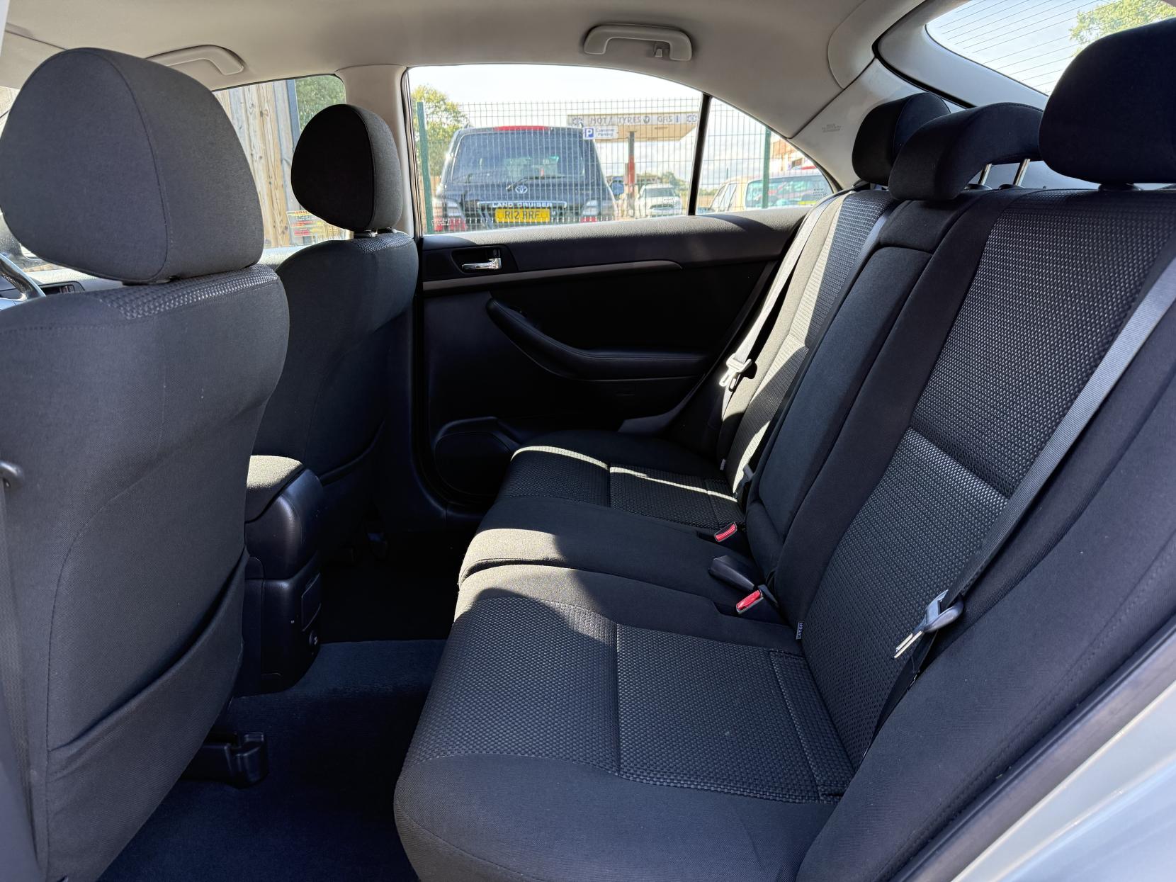 Toyota Avensis 1.8 VVT-i T3-X Hatchback 5dr Petrol Manual (171 g/km, 127 bhp)