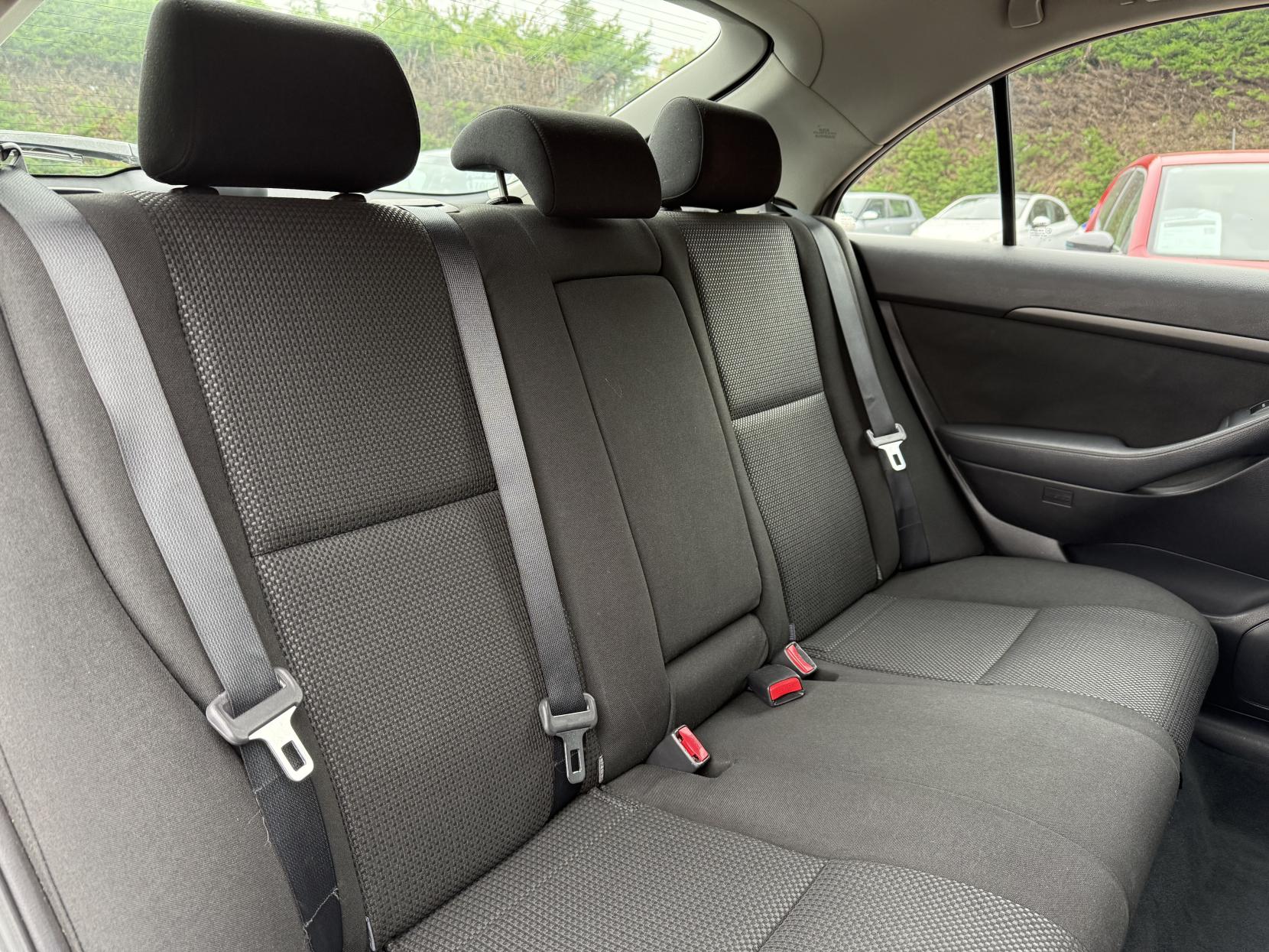 Toyota Avensis 1.8 VVT-i T3-X Hatchback 5dr Petrol Manual (171 g/km, 127 bhp)