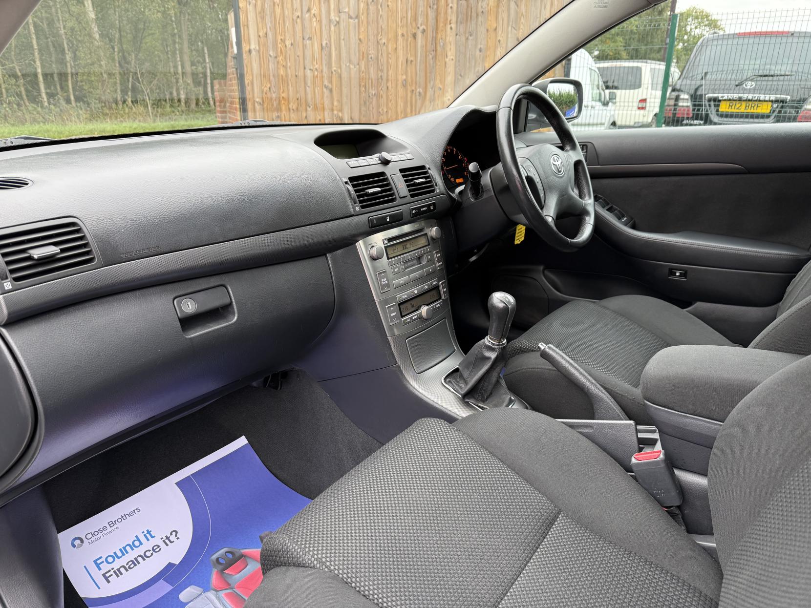 Toyota Avensis 1.8 VVT-i T3-X Hatchback 5dr Petrol Manual (171 g/km, 127 bhp)