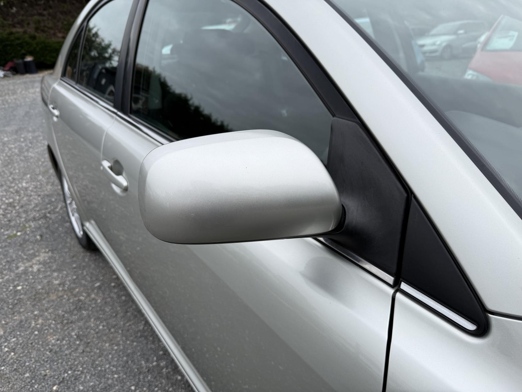 Toyota Avensis 1.8 VVT-i T3-X Hatchback 5dr Petrol Manual (171 g/km, 127 bhp)