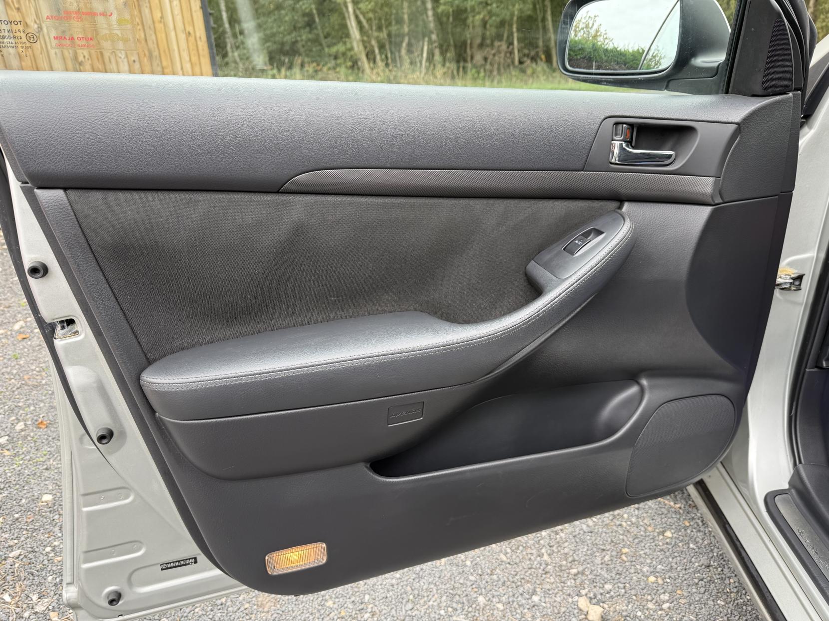 Toyota Avensis 1.8 VVT-i T3-X Hatchback 5dr Petrol Manual (171 g/km, 127 bhp)