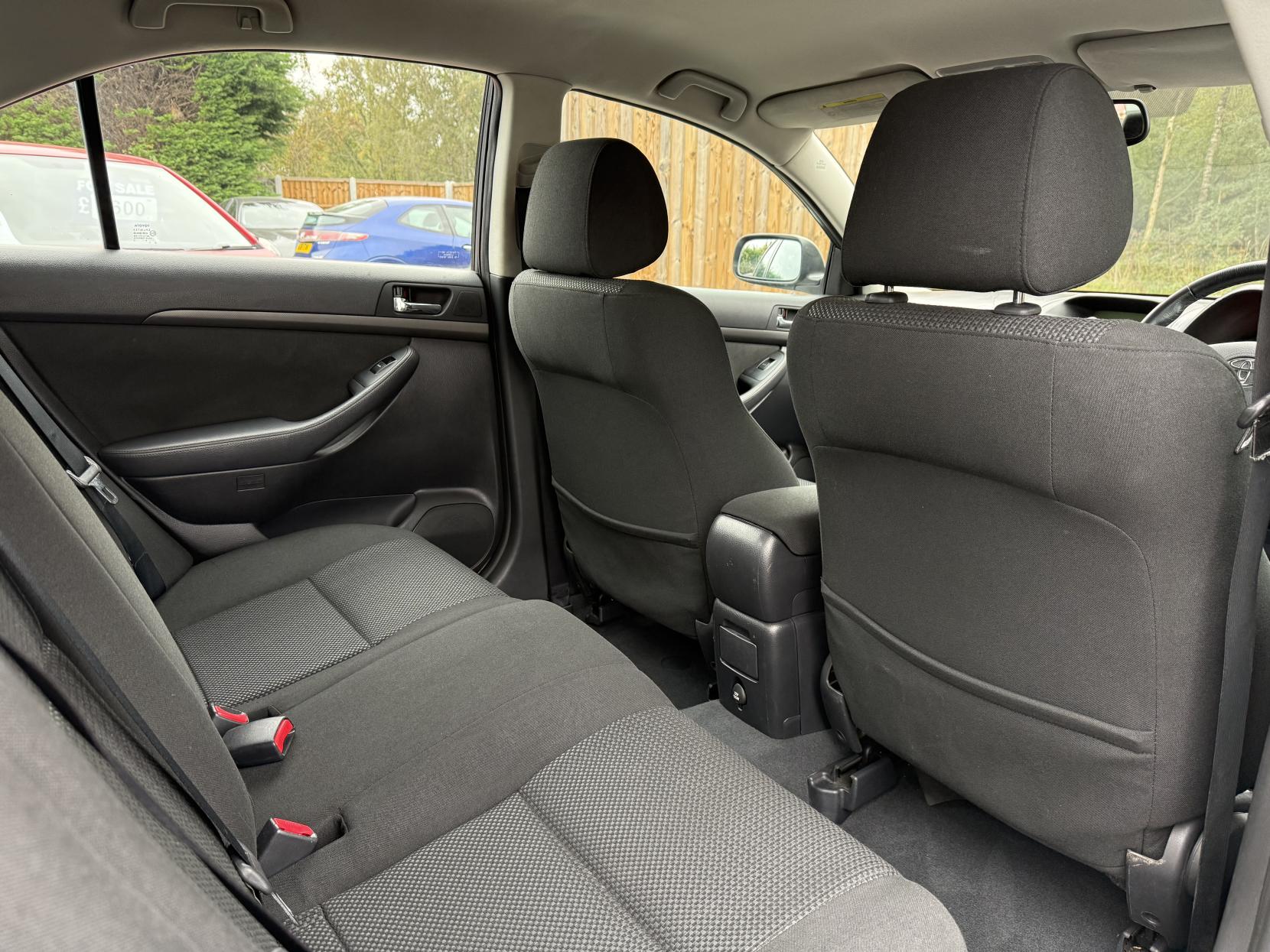 Toyota Avensis 1.8 VVT-i T3-X Hatchback 5dr Petrol Manual (171 g/km, 127 bhp)