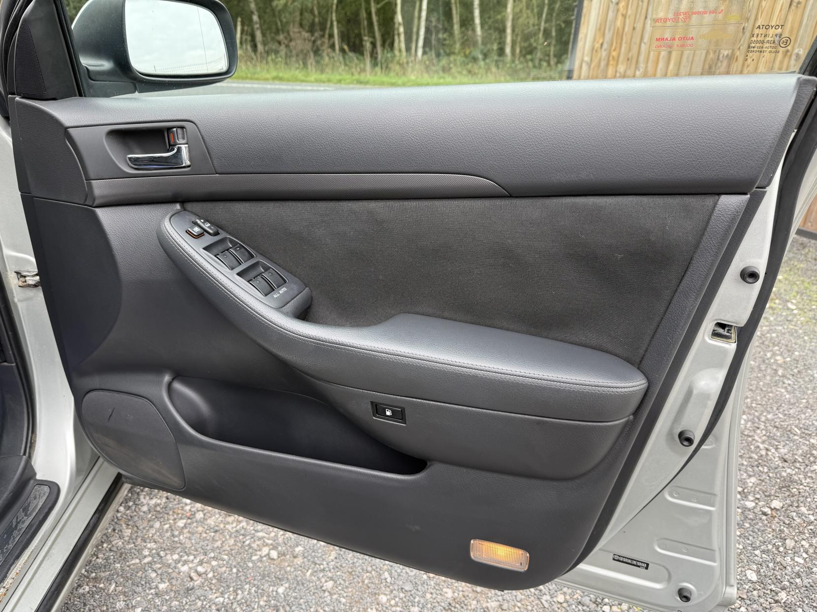 Toyota Avensis 1.8 VVT-i T3-X Hatchback 5dr Petrol Manual (171 g/km, 127 bhp)