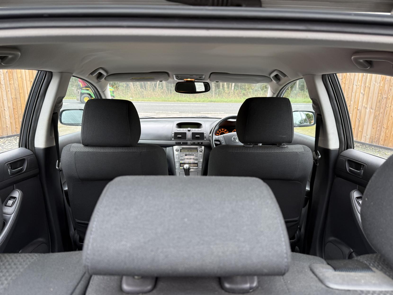 Toyota Avensis 1.8 VVT-i T3-X Hatchback 5dr Petrol Manual (171 g/km, 127 bhp)