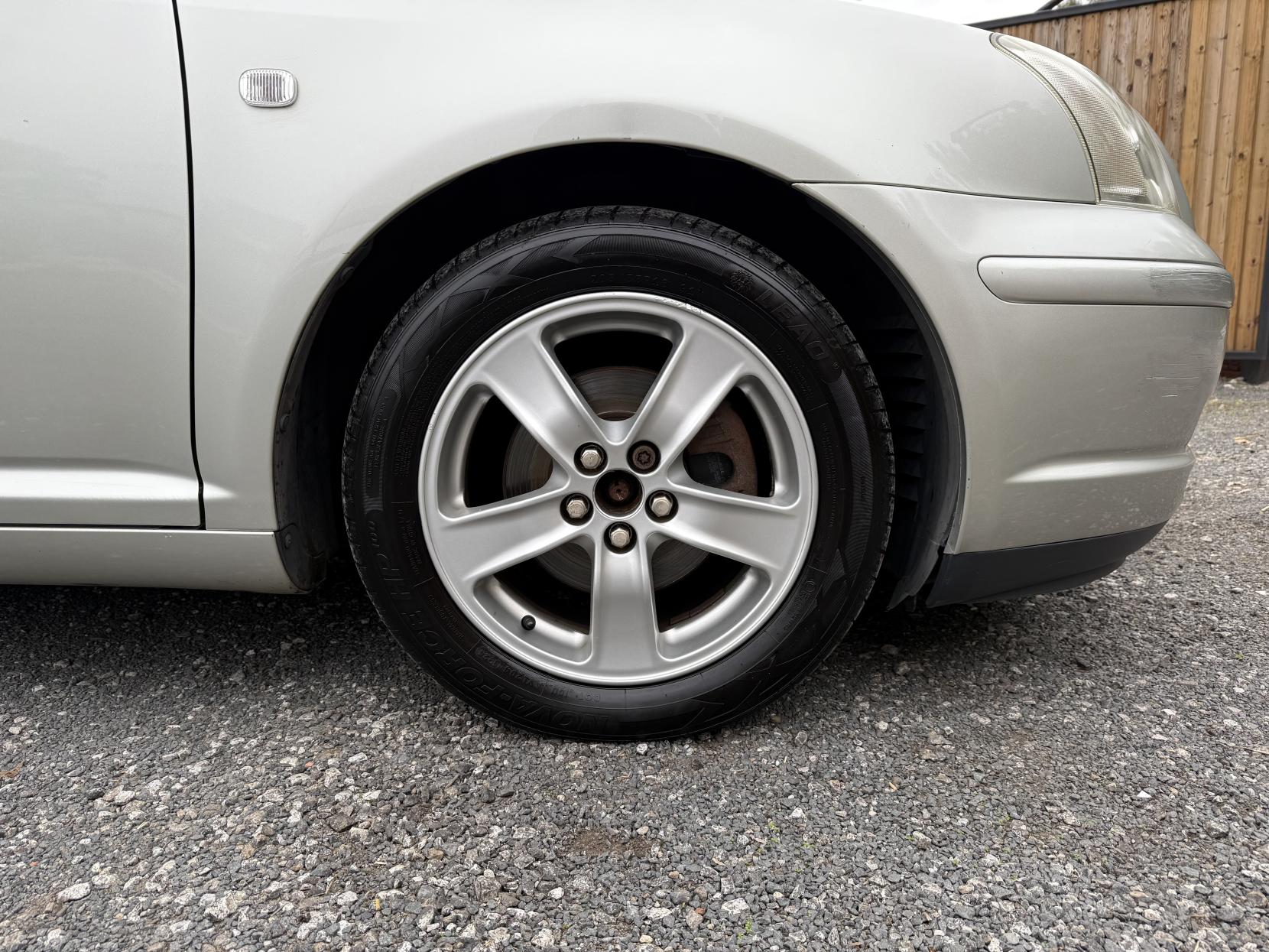 Toyota Avensis 1.8 VVT-i T3-X Hatchback 5dr Petrol Manual (171 g/km, 127 bhp)