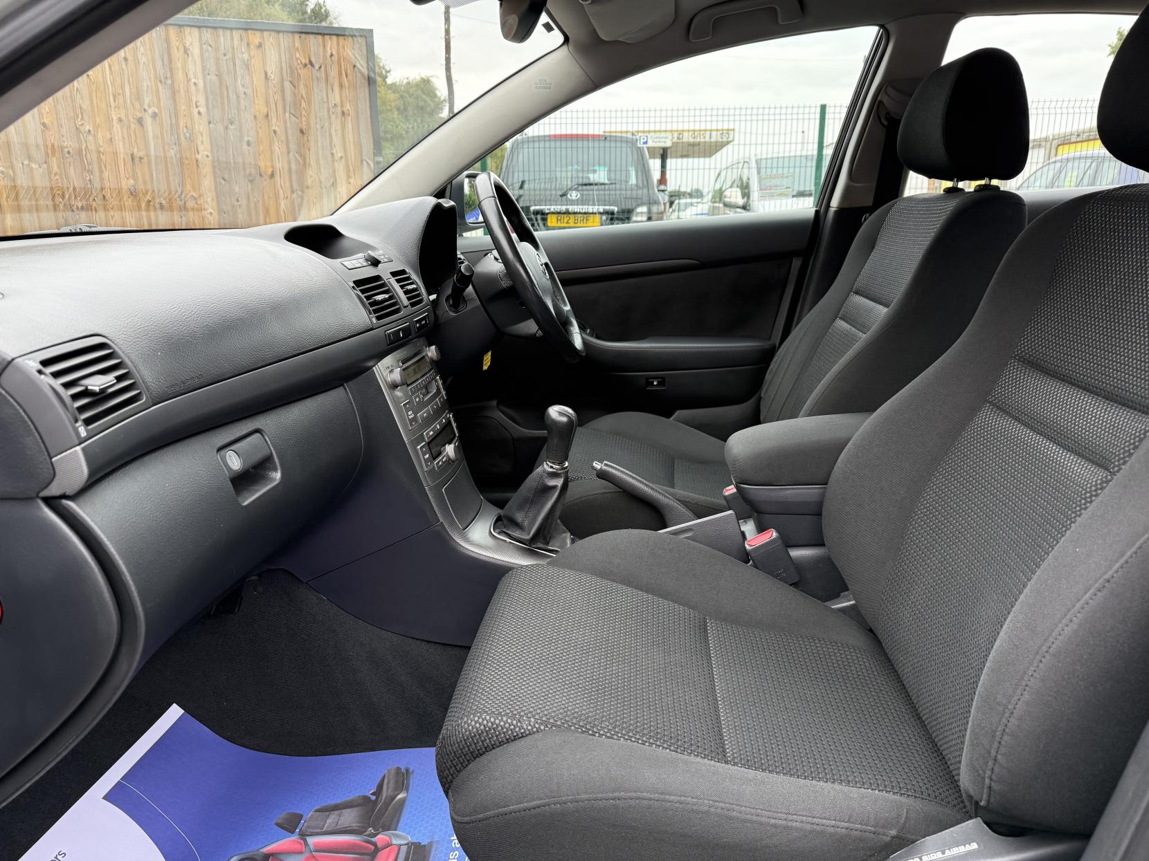 Toyota Avensis 1.8 VVT-i T3-X Hatchback 5dr Petrol Manual (171 g/km, 127 bhp)