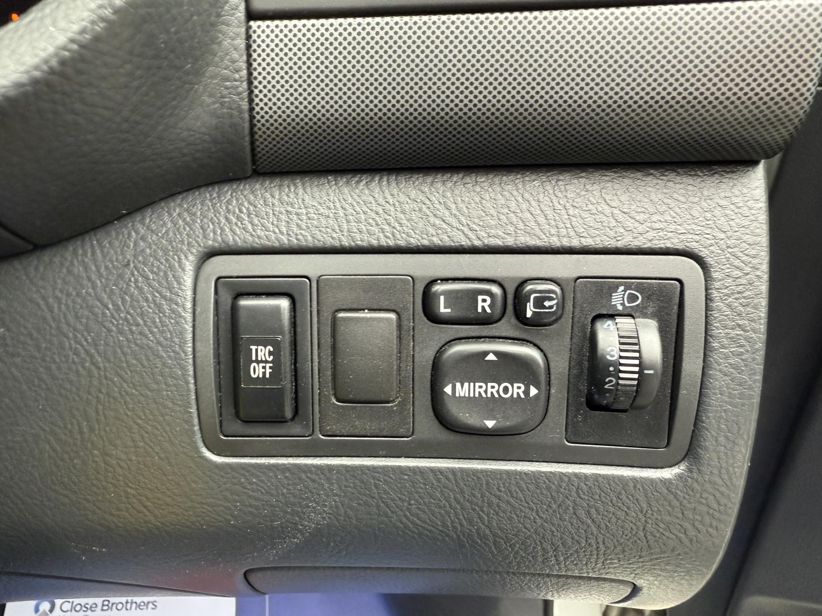 Toyota Avensis 1.8 VVT-i T3-X Hatchback 5dr Petrol Manual (171 g/km, 127 bhp)