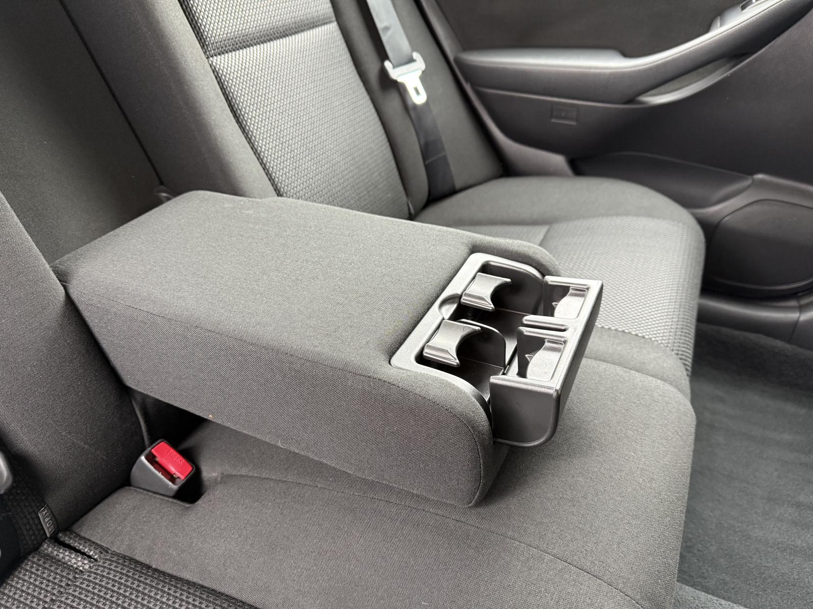 Toyota Avensis 1.8 VVT-i T3-X Hatchback 5dr Petrol Manual (171 g/km, 127 bhp)