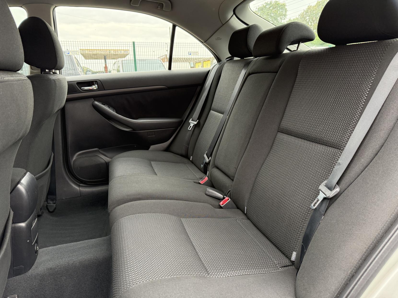 Toyota Avensis 1.8 VVT-i T3-X Hatchback 5dr Petrol Manual (171 g/km, 127 bhp)