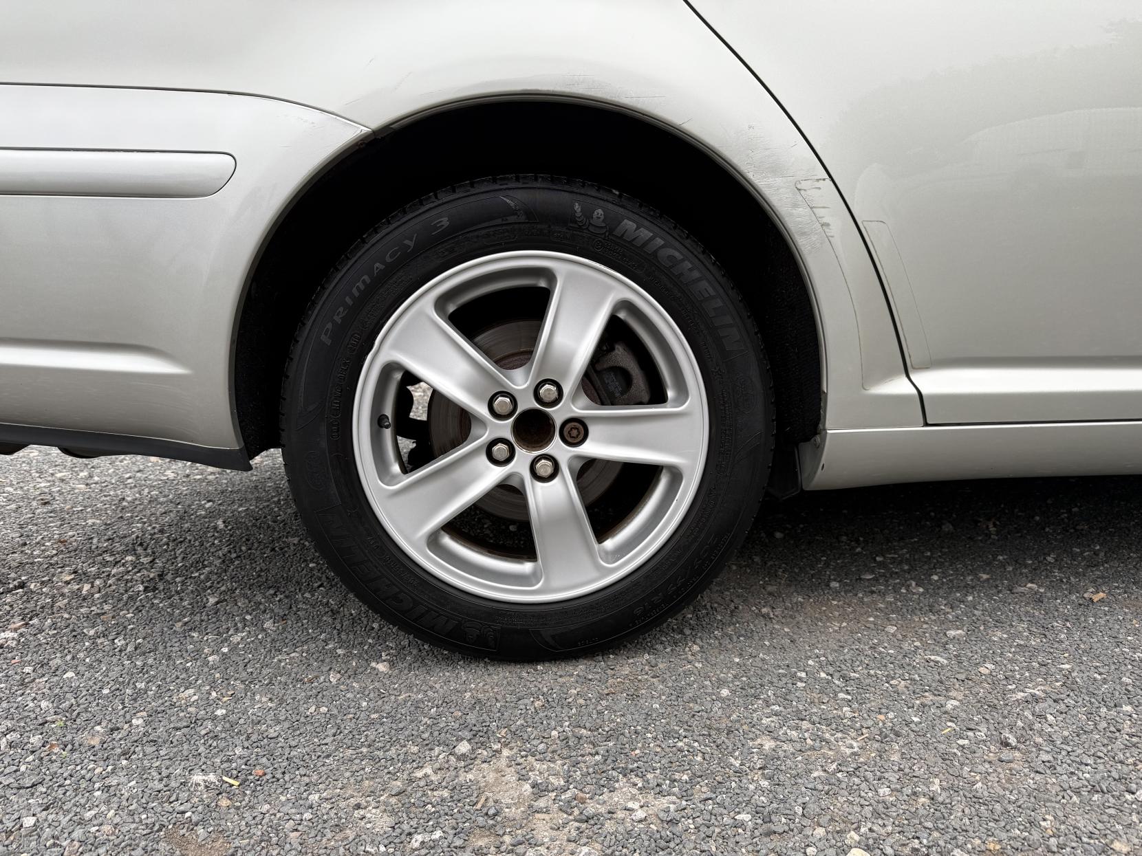 Toyota Avensis 1.8 VVT-i T3-X Hatchback 5dr Petrol Manual (171 g/km, 127 bhp)