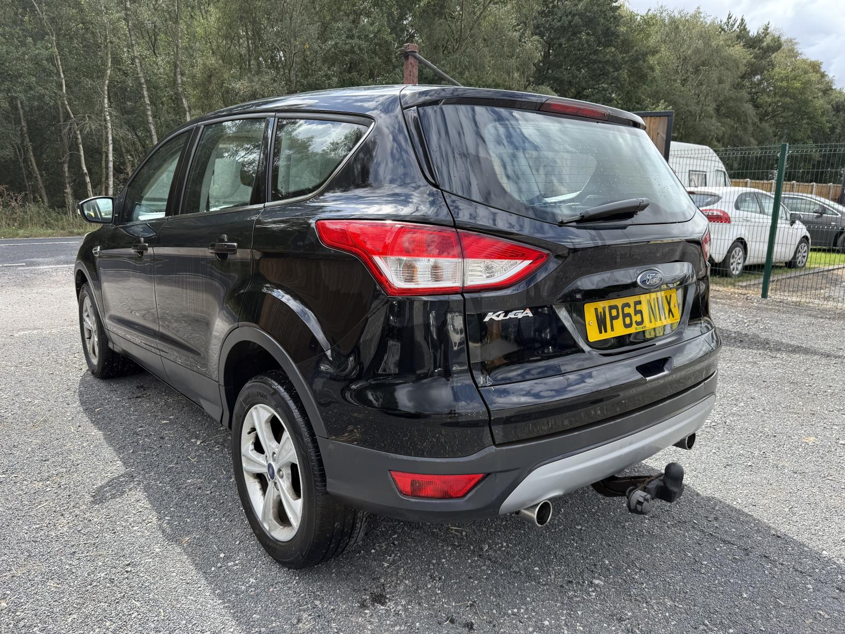 Ford Kuga 2.0 TDCi Zetec SUV 5dr Diesel Manual 2WD Euro 6 (s/s) (150 ps)
