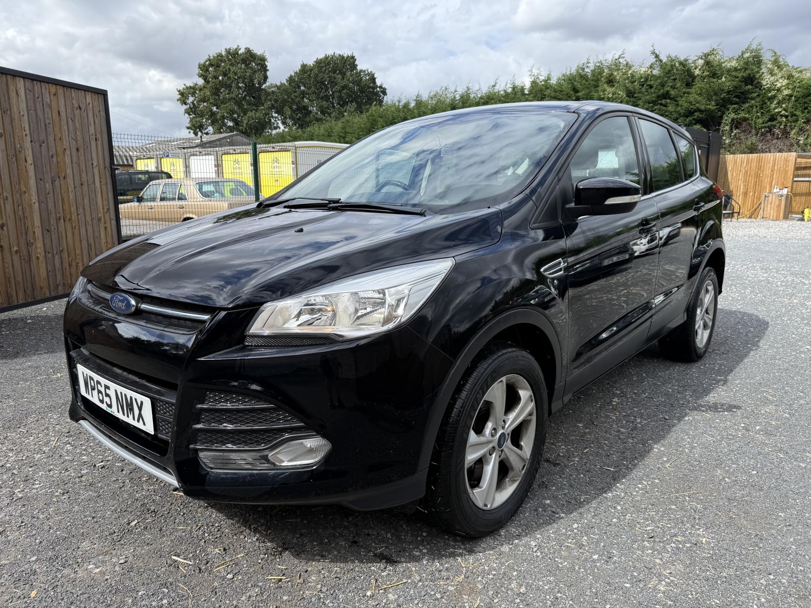 Ford Kuga 2.0 TDCi Zetec SUV 5dr Diesel Manual 2WD Euro 6 (s/s) (150 ps)