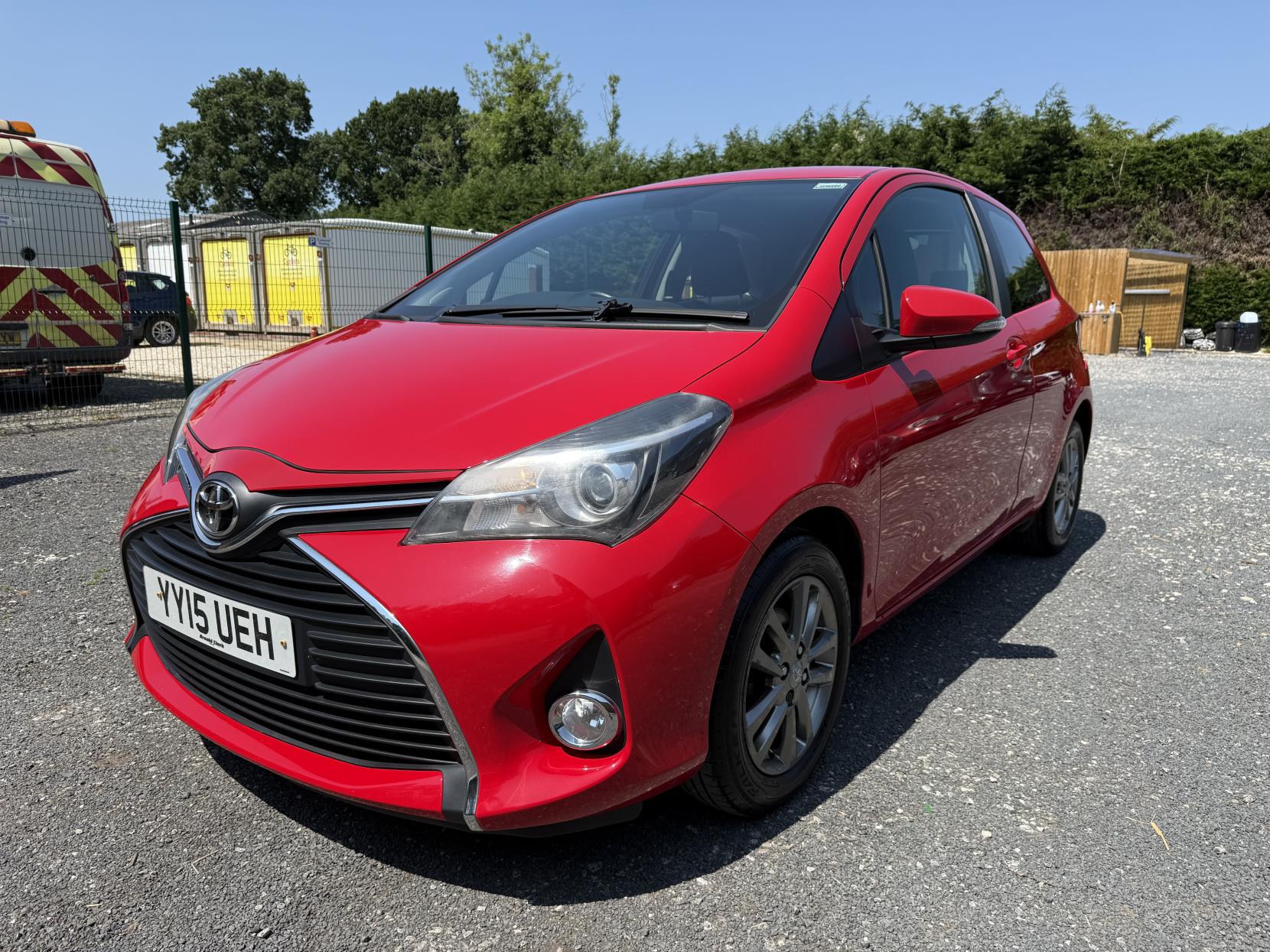 Toyota Yaris 1.0 VVT-i Icon Hatchback 3dr Petrol Manual Euro 6 (69 ps)