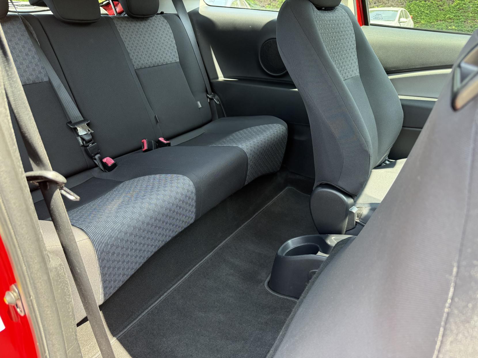 Toyota Yaris 1.0 VVT-i Icon Hatchback 3dr Petrol Manual Euro 6 (69 ps)