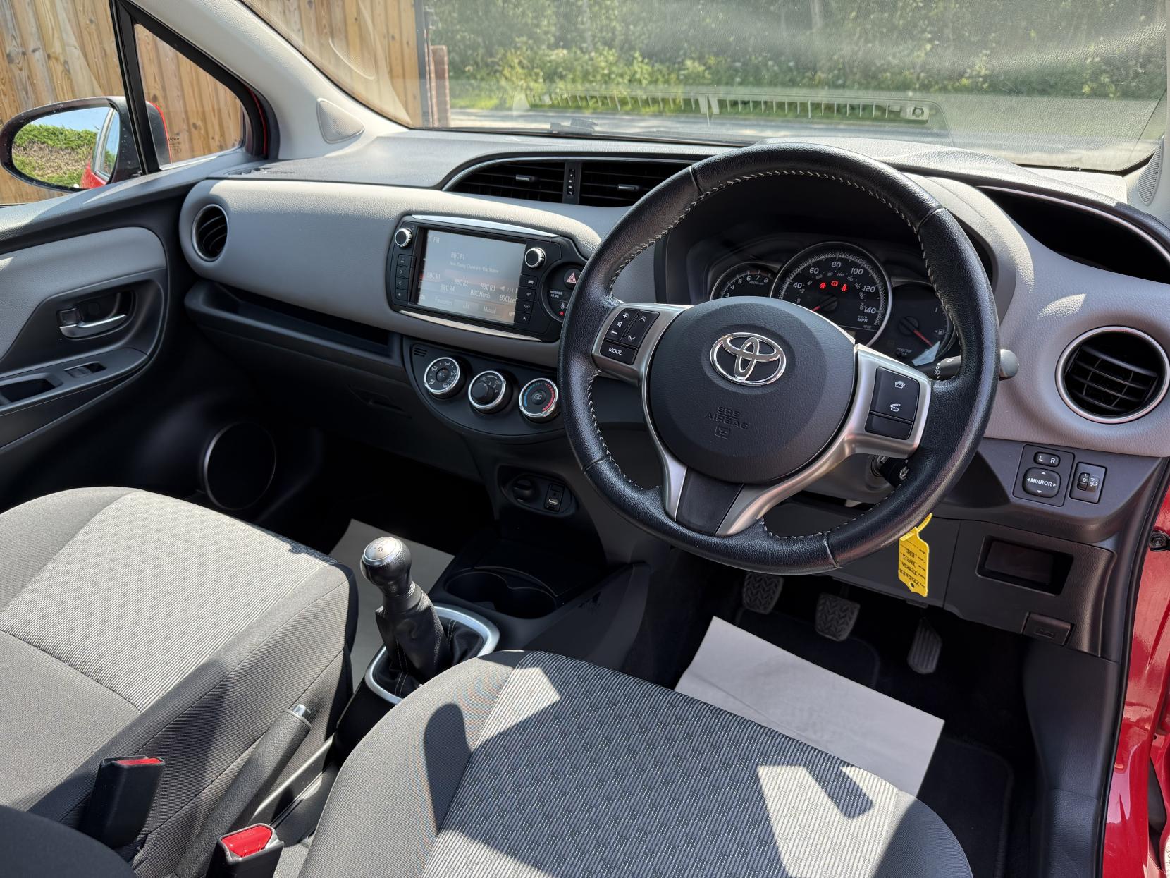 Toyota Yaris 1.0 VVT-i Icon Hatchback 3dr Petrol Manual Euro 6 (69 ps)