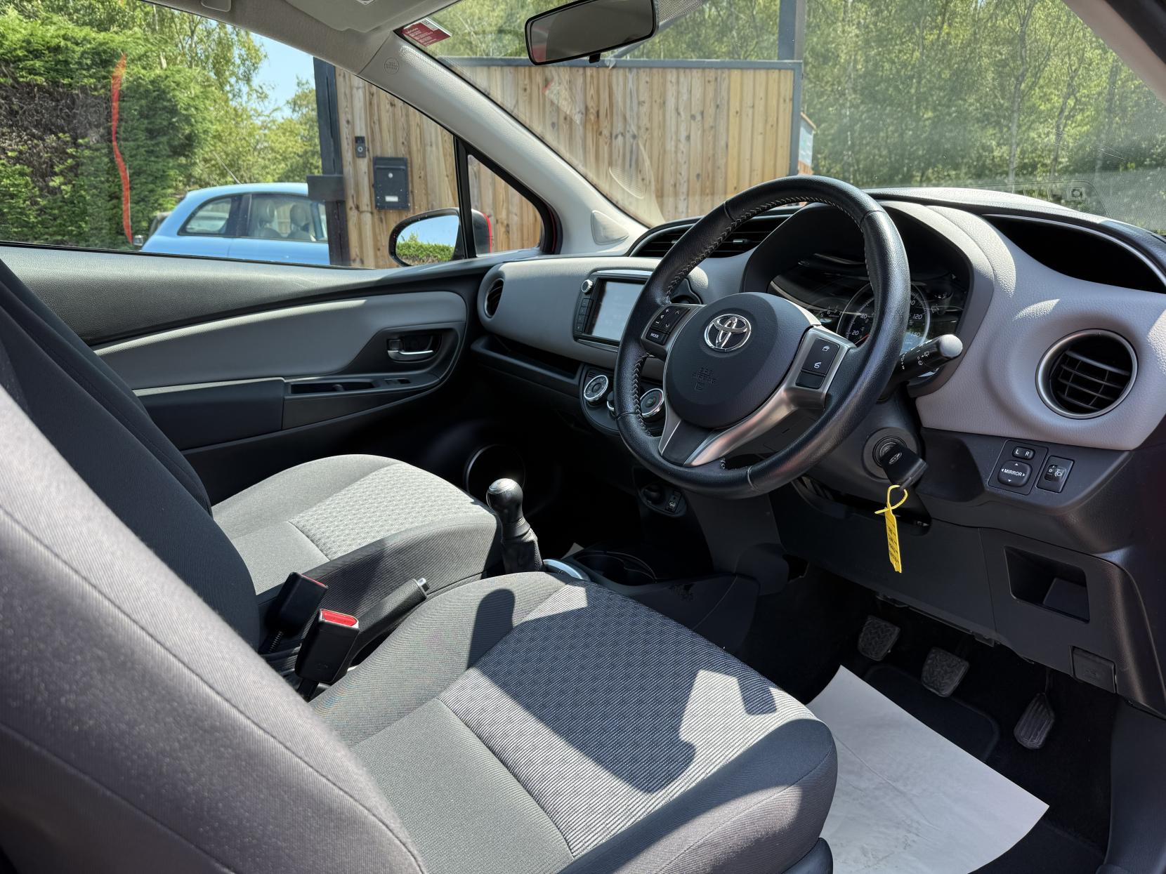 Toyota Yaris 1.0 VVT-i Icon Hatchback 3dr Petrol Manual Euro 6 (69 ps)