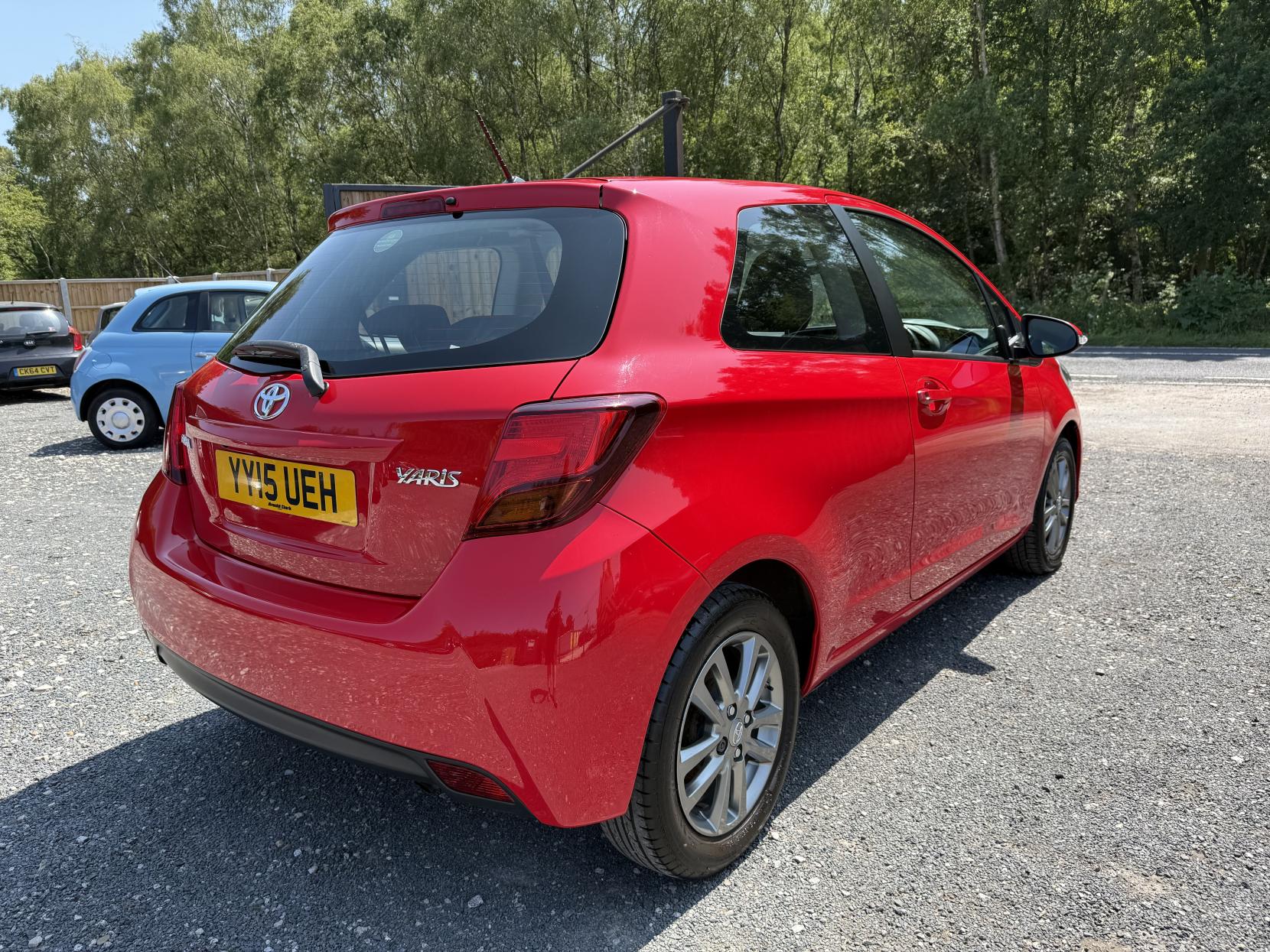 Toyota Yaris 1.0 VVT-i Icon Hatchback 3dr Petrol Manual Euro 6 (69 ps)
